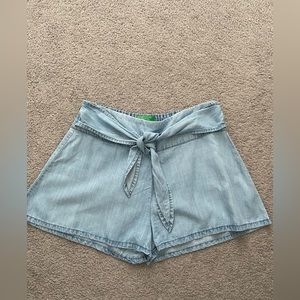 Benetton girl short